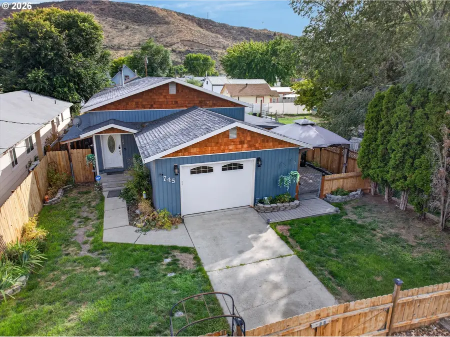 745 Court Ave, Baker City, OR 97814 - #3