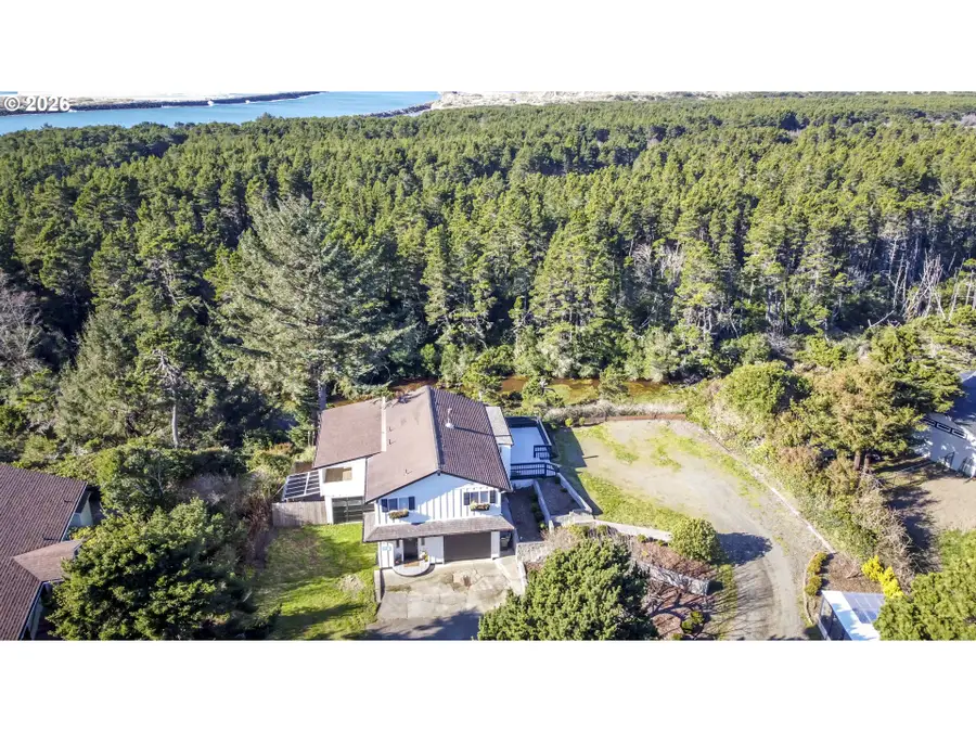 87748 Terrace View Dr, Florence, OR 97439 - Image #2