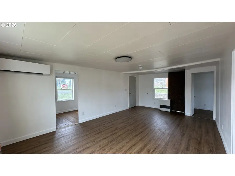 406 Ellsworth St, Fossil, OR 97830 - #2