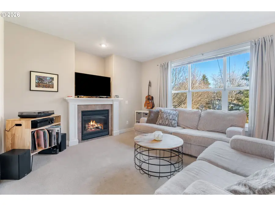 993 28th St, Hood River, OR 97031 - #2