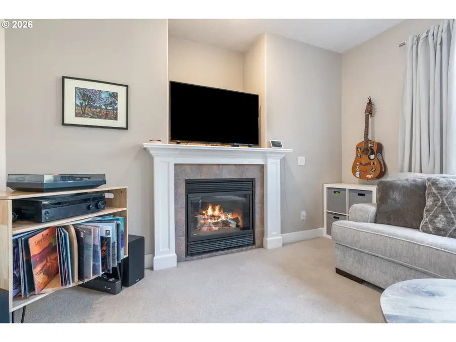 993 28th St, Hood River, OR 97031 - #3