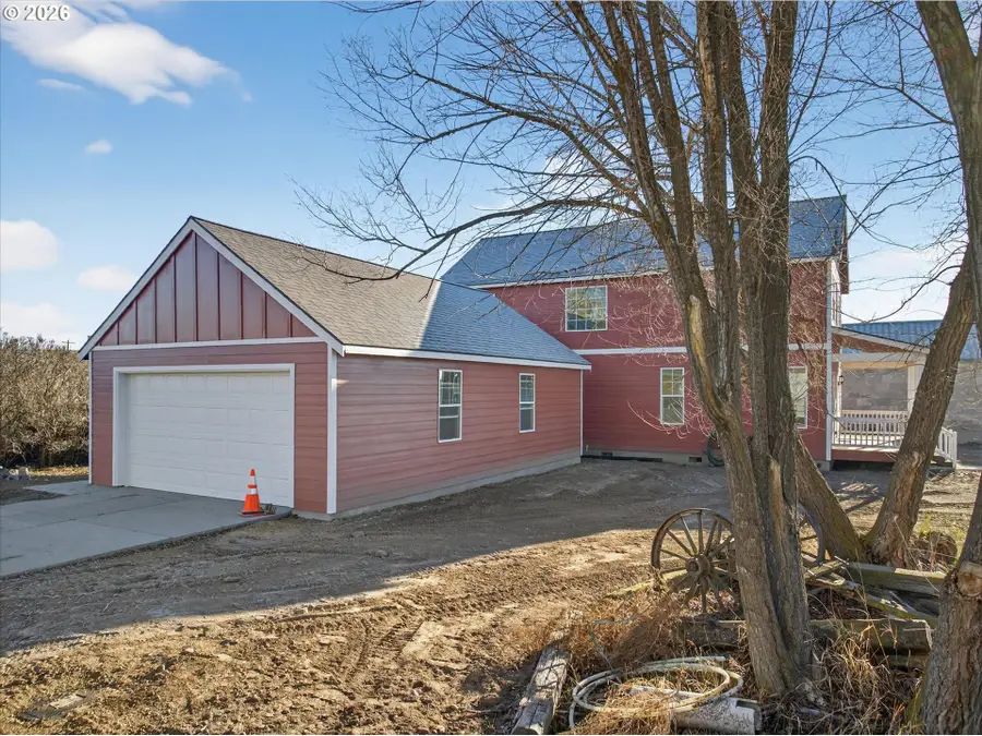 230 E St, North Powder, OR 97867 - #2