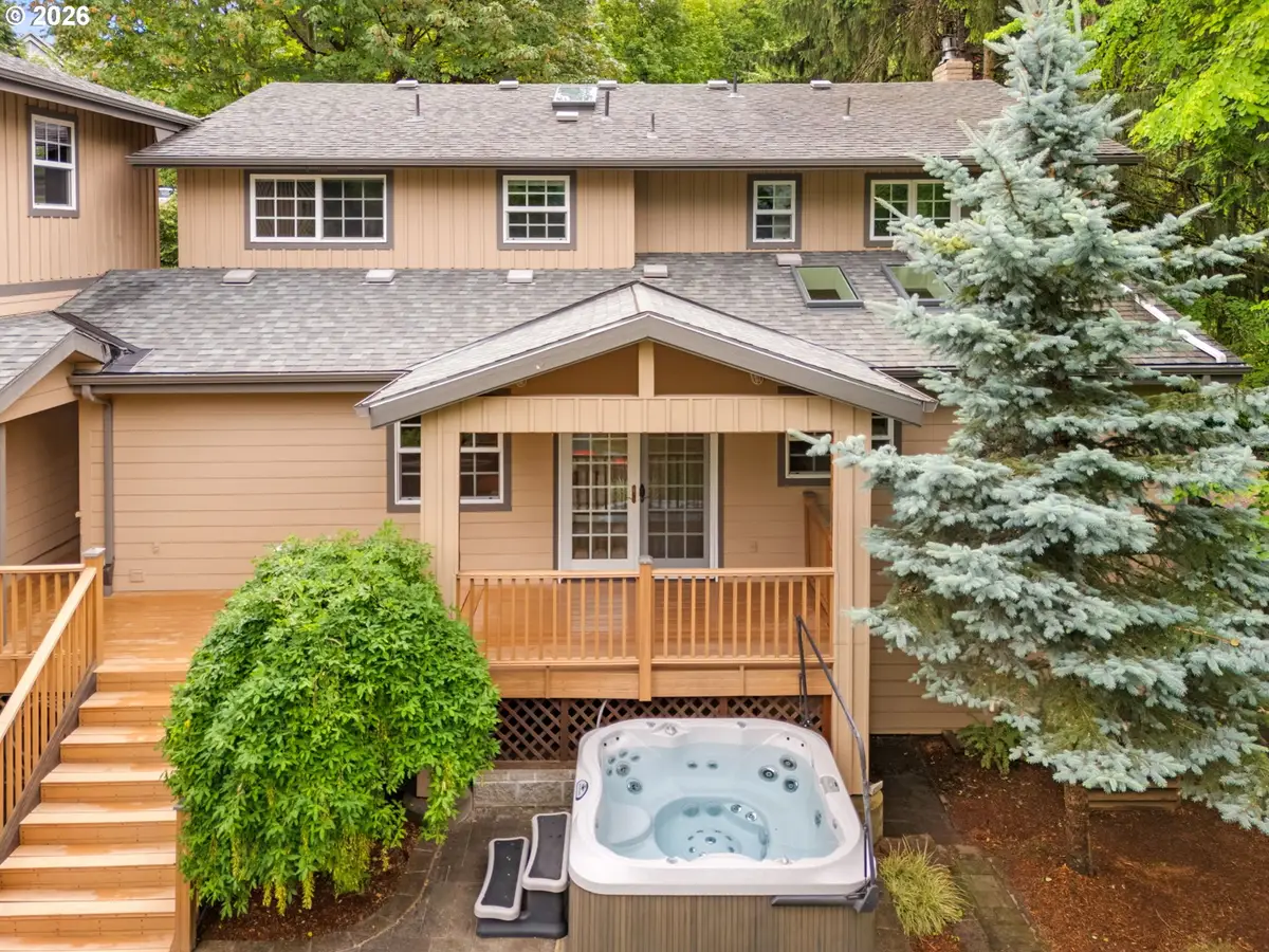 9255 SW Boones Ferry Rd, Portland, OR 97219 - #1
