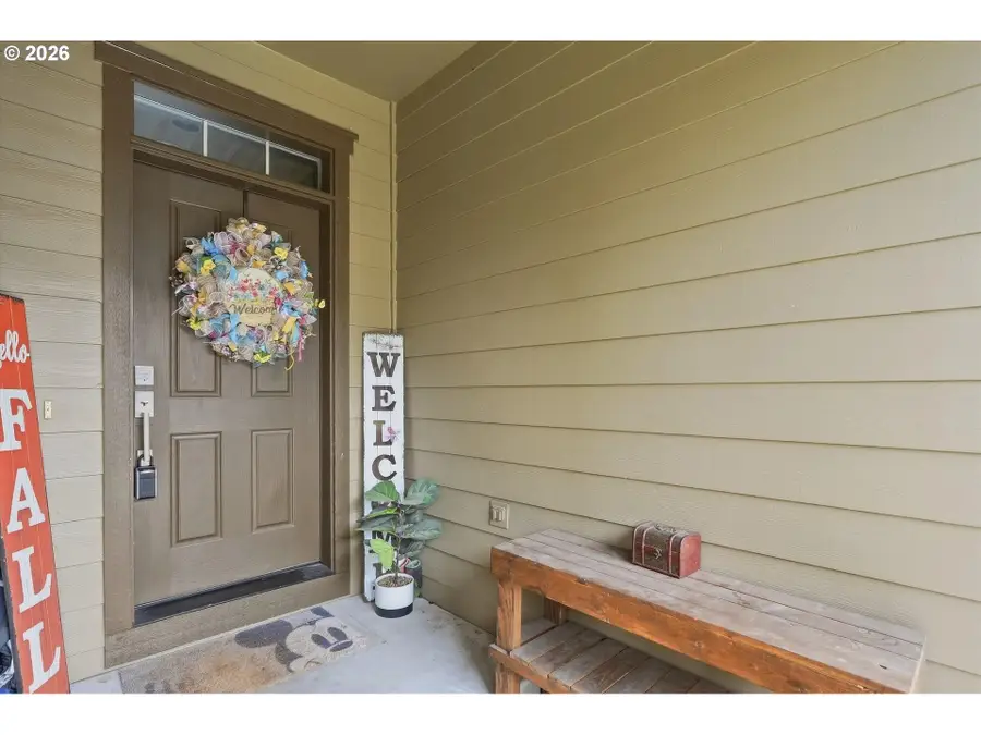 540 NW 28th St, Redmond, OR 97756 - #2