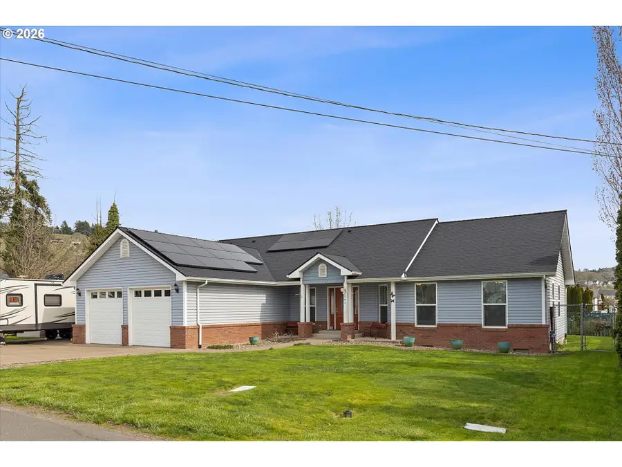 561 NW Evans St, Sheridan, OR 97378 - #2