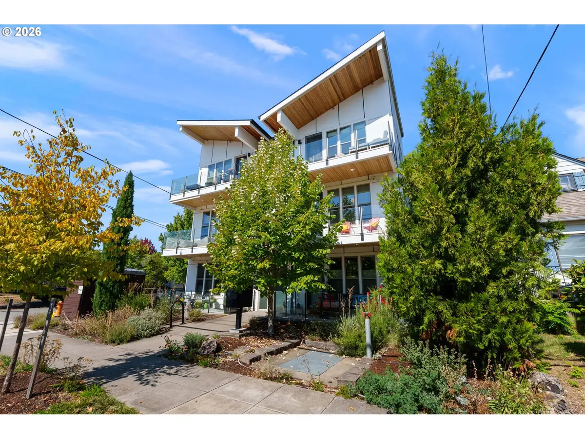 325 N Emerson St #D, Portland, OR 97217 - #1