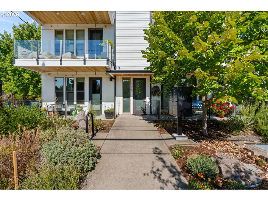 325 N Emerson St #D, Portland, OR 97217 - #2