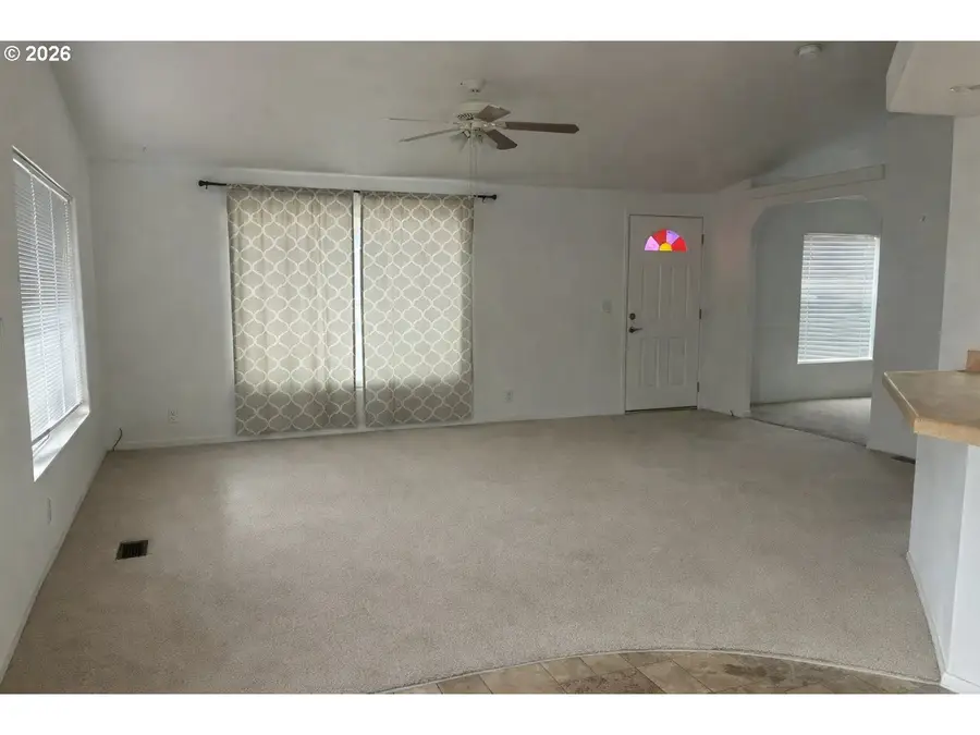 926 Fulton Ave, Coos Bay, OR 97420 - #3