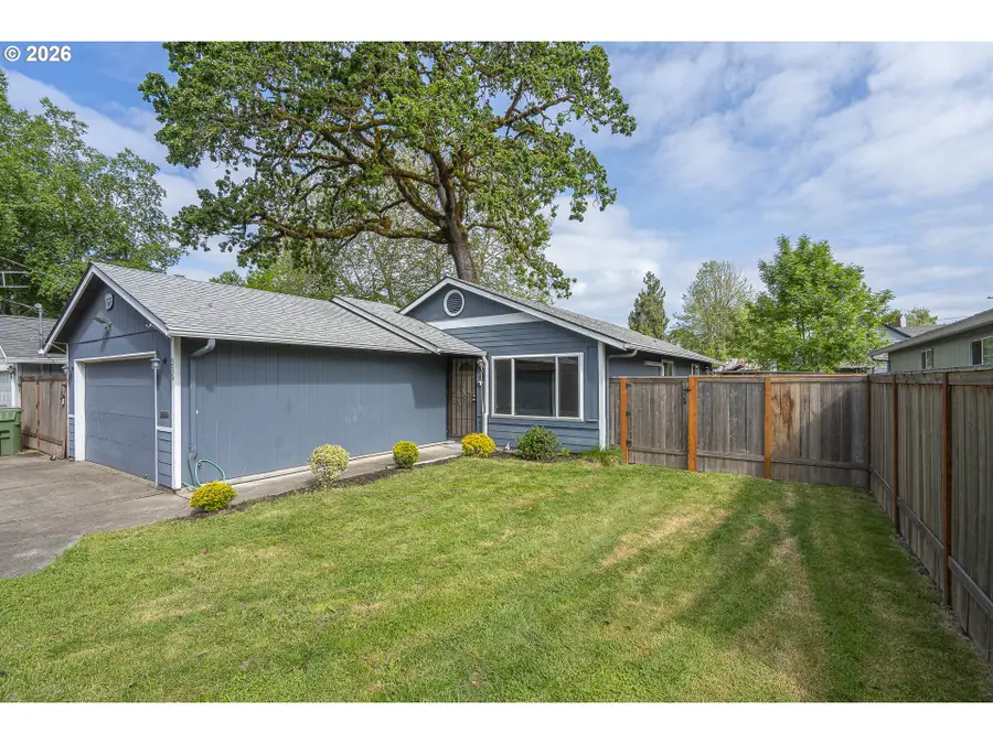 209 E North St, Newberg, OR 97132 - #3