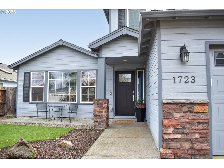 1723 Westwood Dr, Medford, OR 97501 - #3