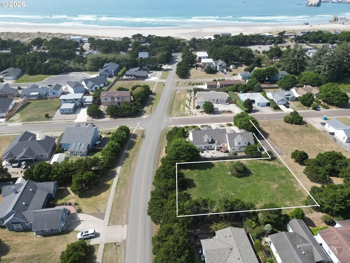2994 Lincoln Ave Sw, Bandon, OR 97411 - #1