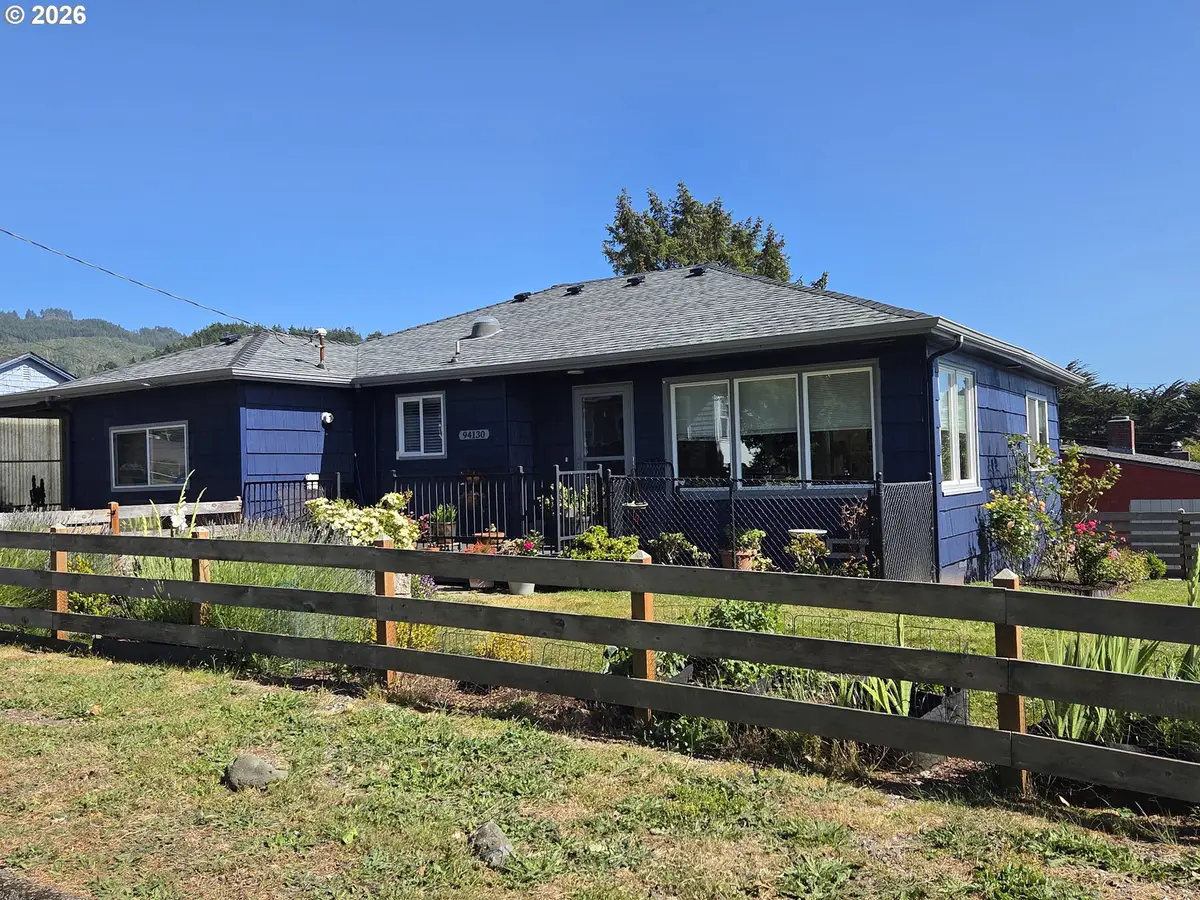 94130 4th St, Gold Beach, OR 97444 - #1