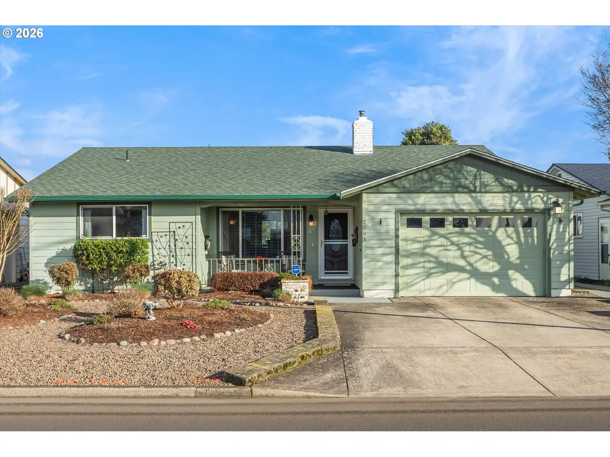 2093 W Hayes St, Woodburn, OR 97071 - #1