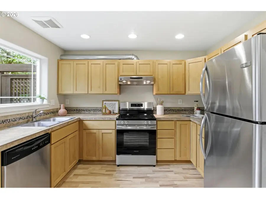 6747 N Salem Ave, Portland, OR 97203 - #3