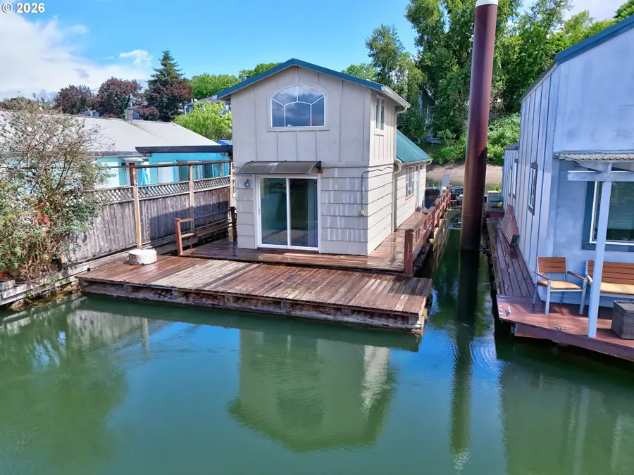 11612 N Island Cove Ln, Portland, OR 97217 - #2