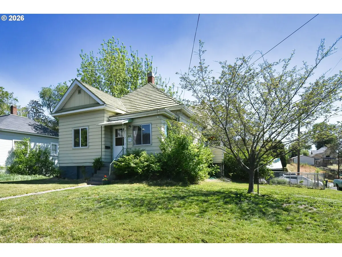 402/404 NW 7th St, Pendleton, OR 97801 - #1