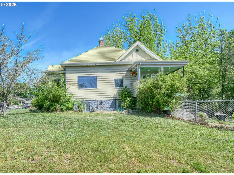 402/404 NW 7th St, Pendleton, OR 97801 - #2