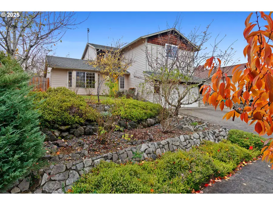 745 SE Wendy Ln, Gresham, OR 97080 - Image #2