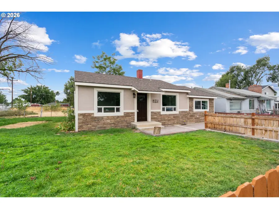 1035 W Ridgeway Ave, Hermiston, OR 97838 - #2