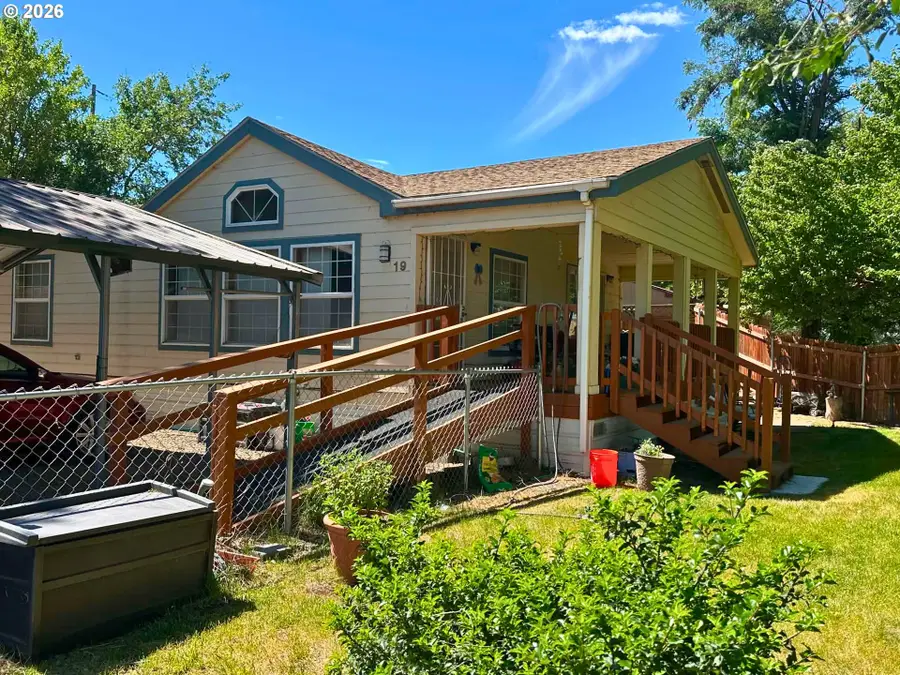 82276 Hat Rock Rd, Hermiston, OR 97838 - #2