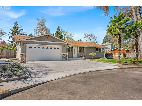 180 Woodcrest Ct, Woodburn, OR 97071