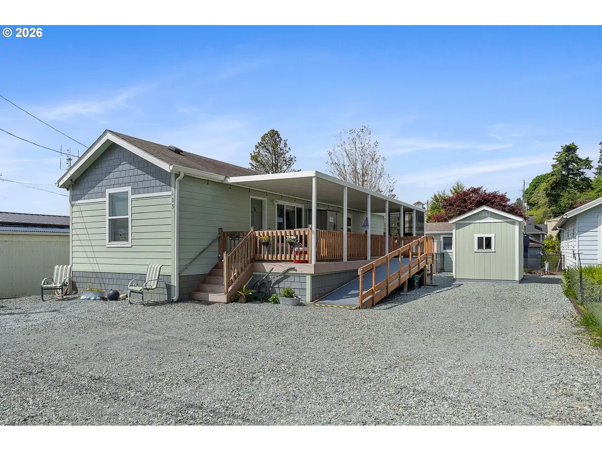 105 10th St, Garibaldi, OR 97118 - #1