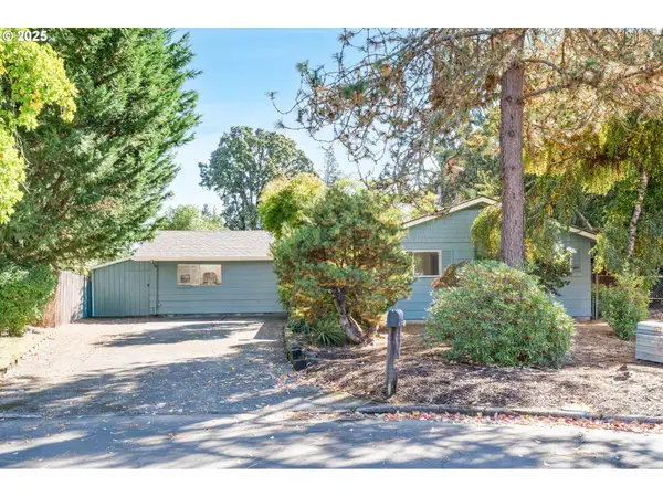 10270 SW Meadow St, Tigard, OR 97223