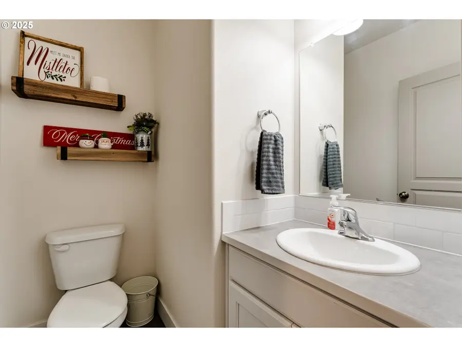 4685 Glacier Meadows Loop, Springfield, OR 97478 - Image #2