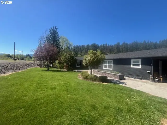 506 S Holmes St, Wallowa, OR 97885 - #3