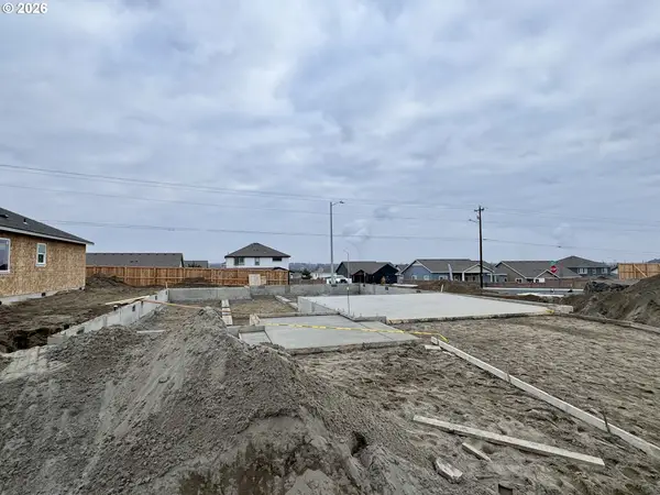 850 NE Laurel Springs Dr, Hermiston, OR 97838