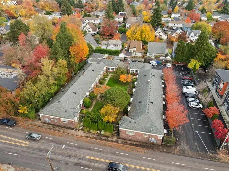 610 SE Cesar E Chavez Blvd, Portland, OR 97214 - Image #1