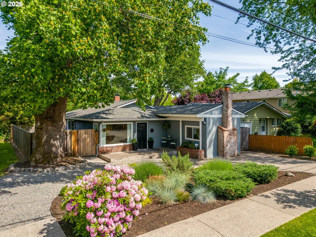 1304 SE 84th Ave, Portland, OR 97216 - #1