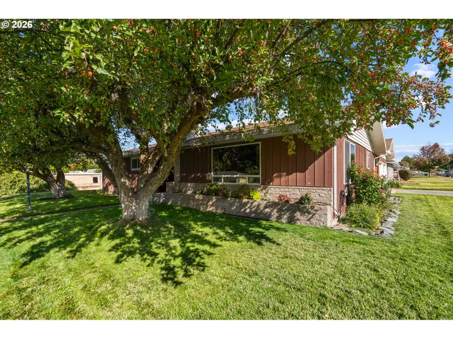 905 SW 4th St, Hermiston, OR 97838 - #2
