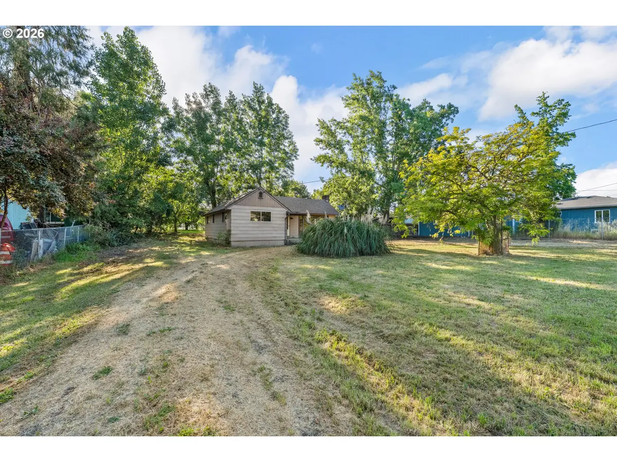 381 SE Gregory Dr, Winston, OR 97496 - #1