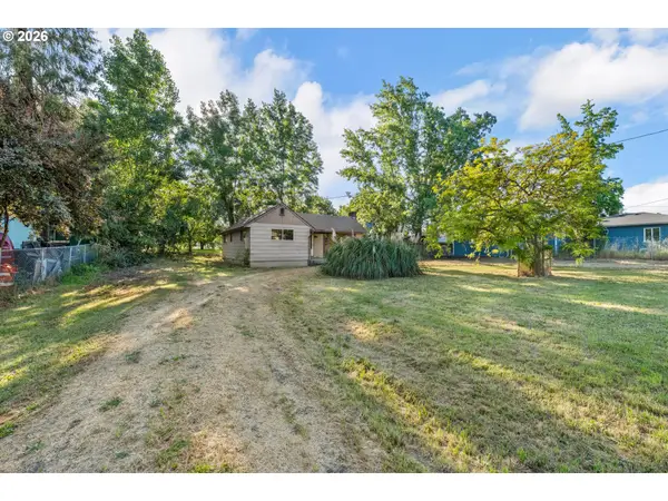 381 SE Gregory Dr, Winston, OR 97496