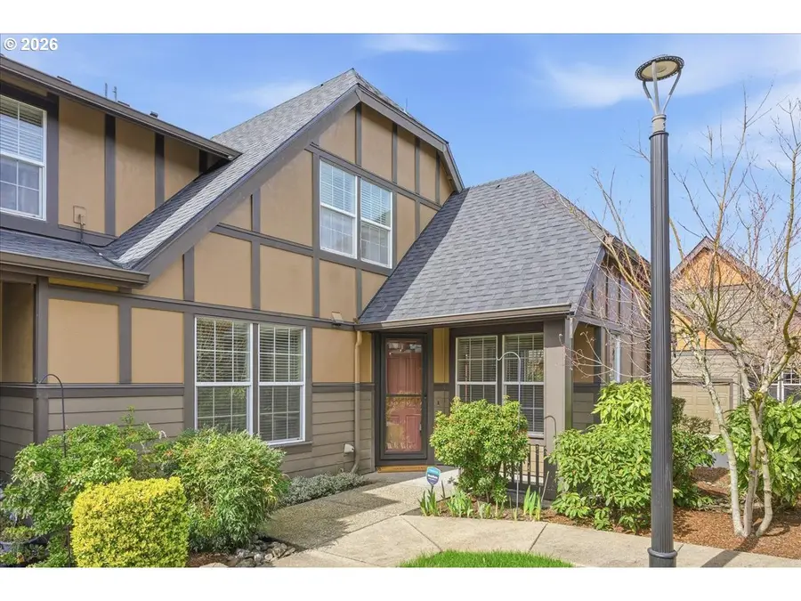 7247 NE Stoneybrook St, Hillsboro, OR 97124 - #2