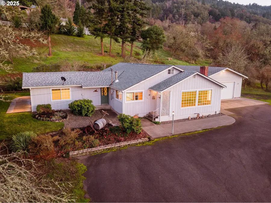 1183 Lookingglass Rd, Roseburg, OR 97471 - Image #3
