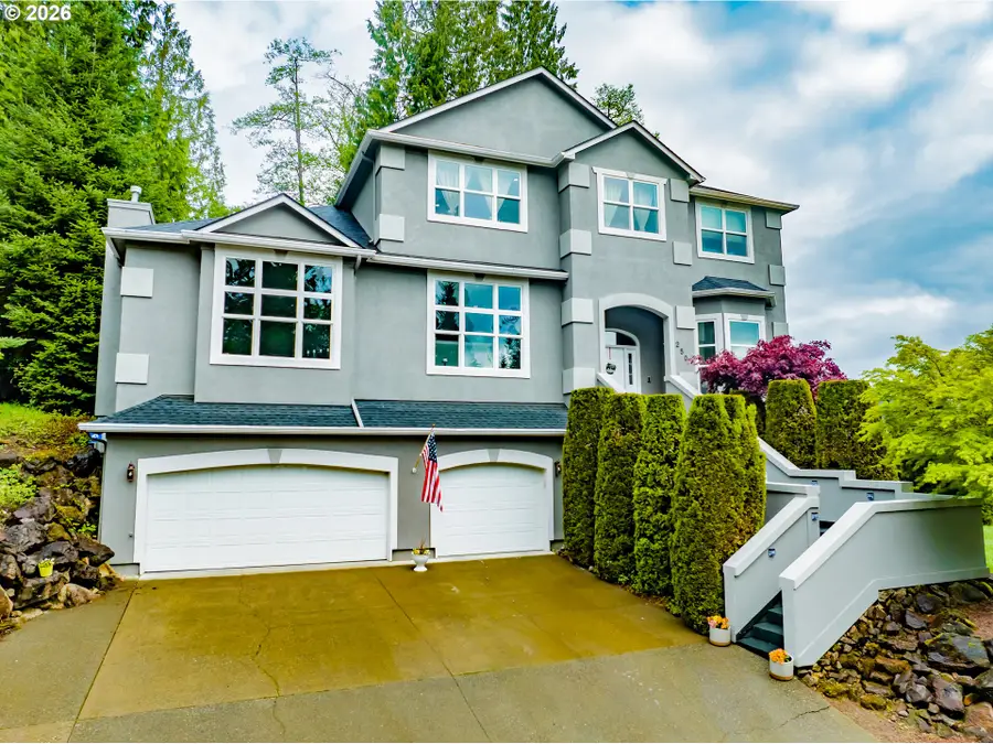 250 W St James Pl, Longview, WA 98632 - #3