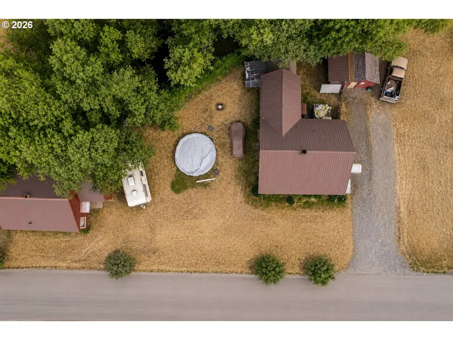 605 SE School St, Enterprise, OR 97828 - #2