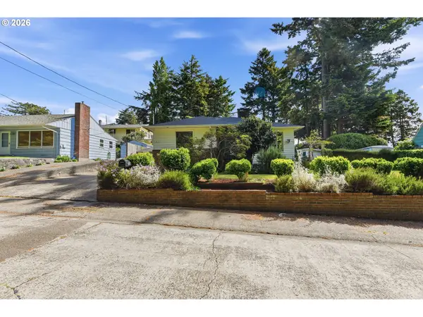 1313 Bayview St, NorthBend, OR 97459