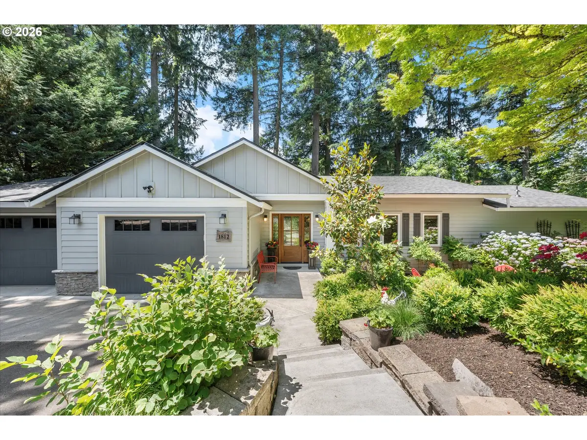 1812 SW Greenway Cir, West Linn, OR 97068 - #1