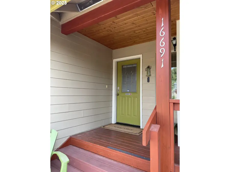 16691 Oakridge Pl, La Pine, OR 97739 - Image #2