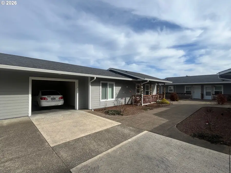 1610 19th St, Florence, OR 97439 - #3