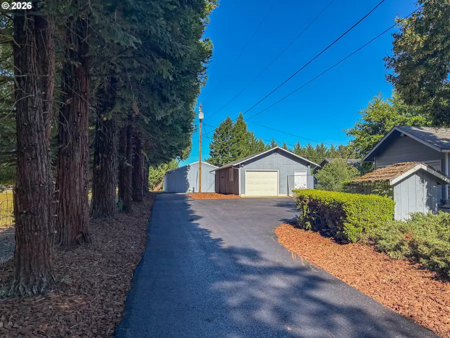 1065 Harlan St, Roseburg, OR 97471 - #3