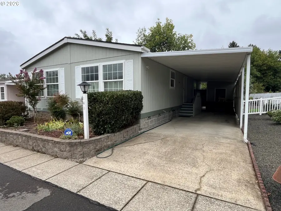 141 River Ridge Ave, Roseburg, OR 97471 - #2