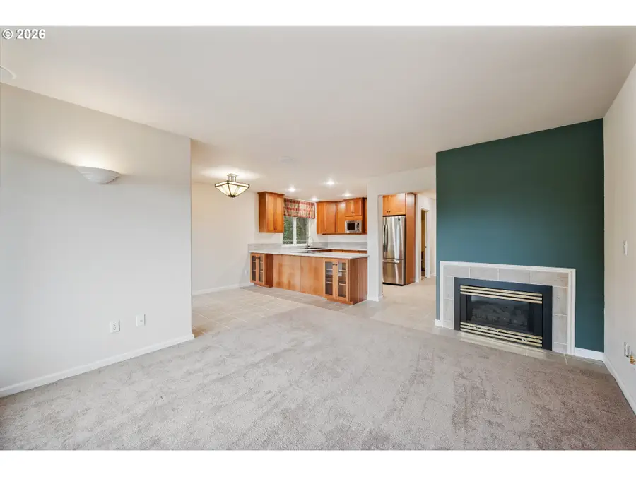 245 W St James Pl, Longview, WA 98632 - #3