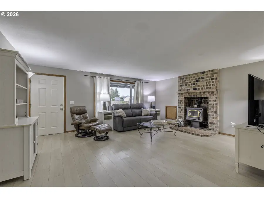 2327 12th Ave, Forest Grove, OR 97116 - #2