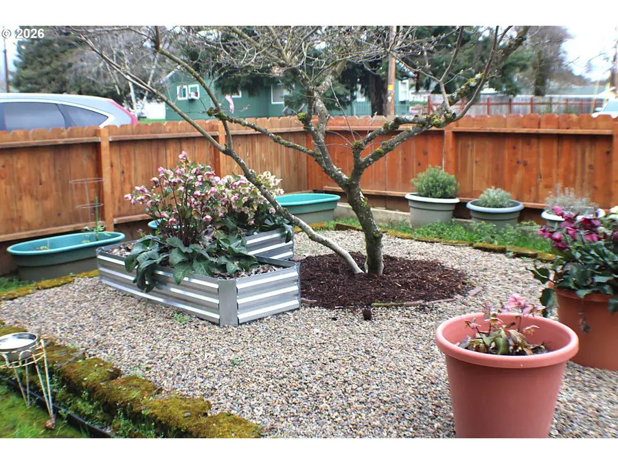 212 Park St, Riddle, OR 97469 - #3