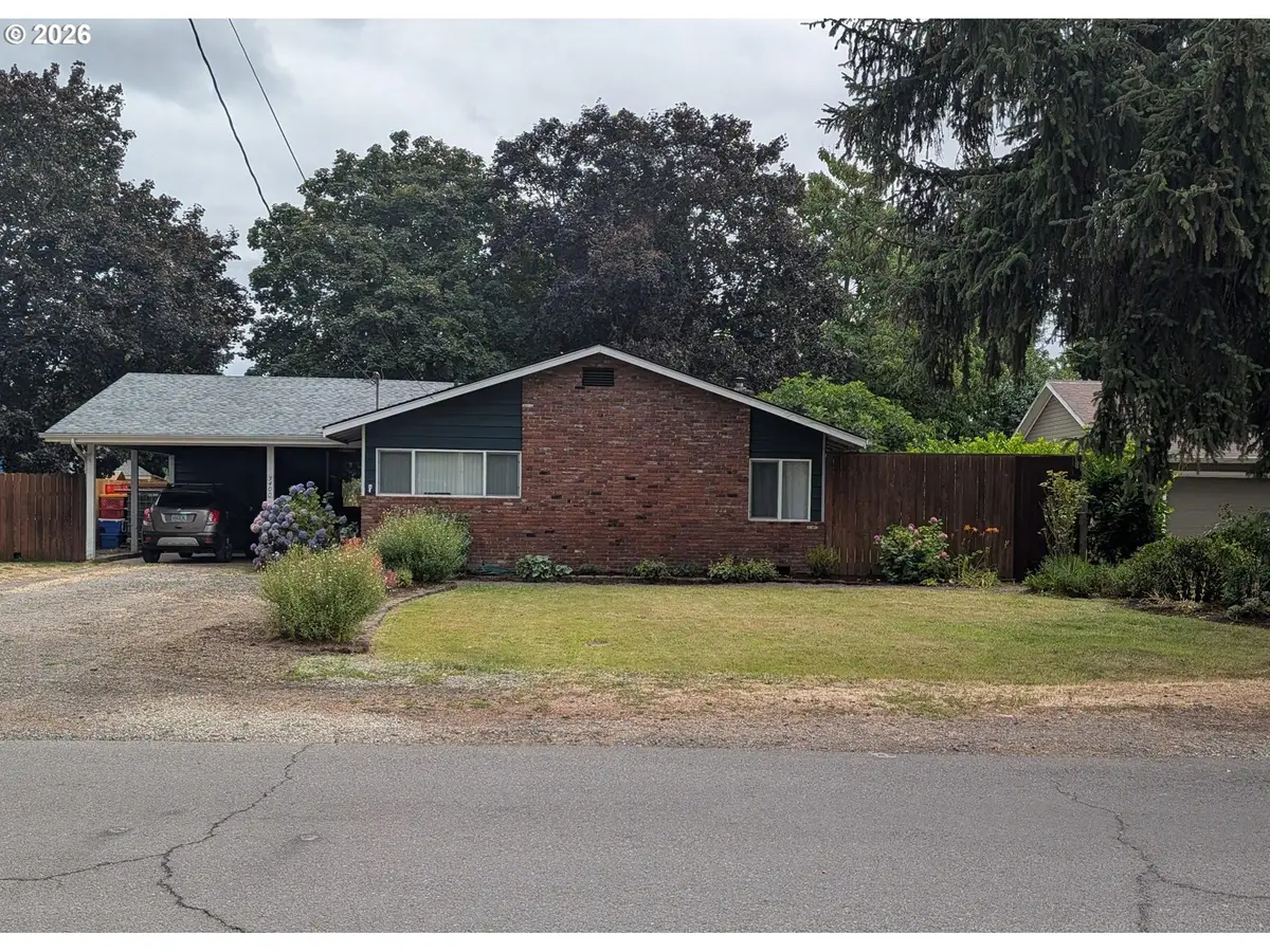 3400 7th St, Hubbard, OR 97032 - #1