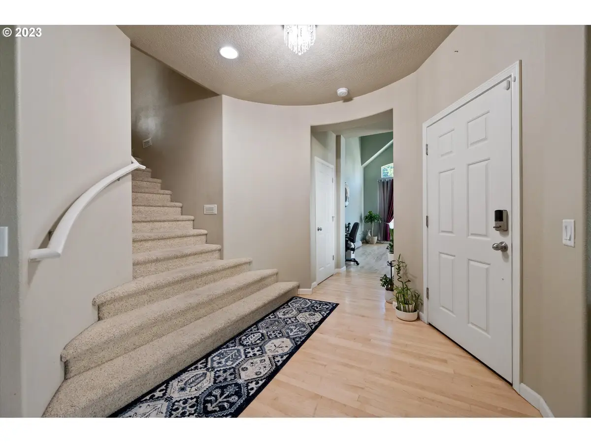 5653 SW Lee St, Tualatin, OR 97062 - #1